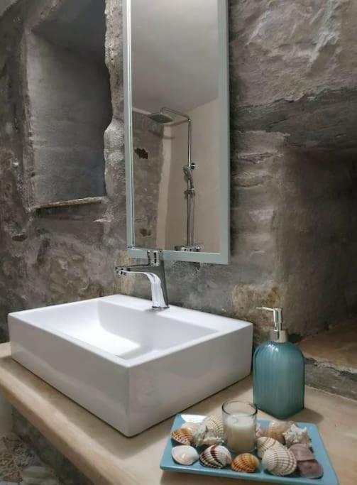 Ano Syros Marvellous Oven Apartment Ngoại thất bức ảnh